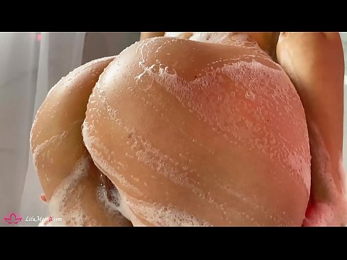 ❤️ Donkerkop masturbeer poes met vibrator tot intense orgasme in stort ️ Seksvideo op af.onlyhdporn.ru ❤